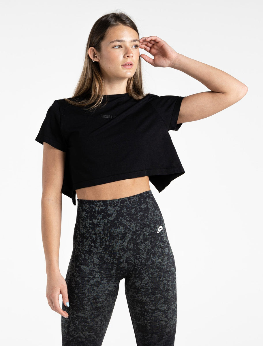 Essential Seamless Crop T-shirt | Black | Pursue Fitness