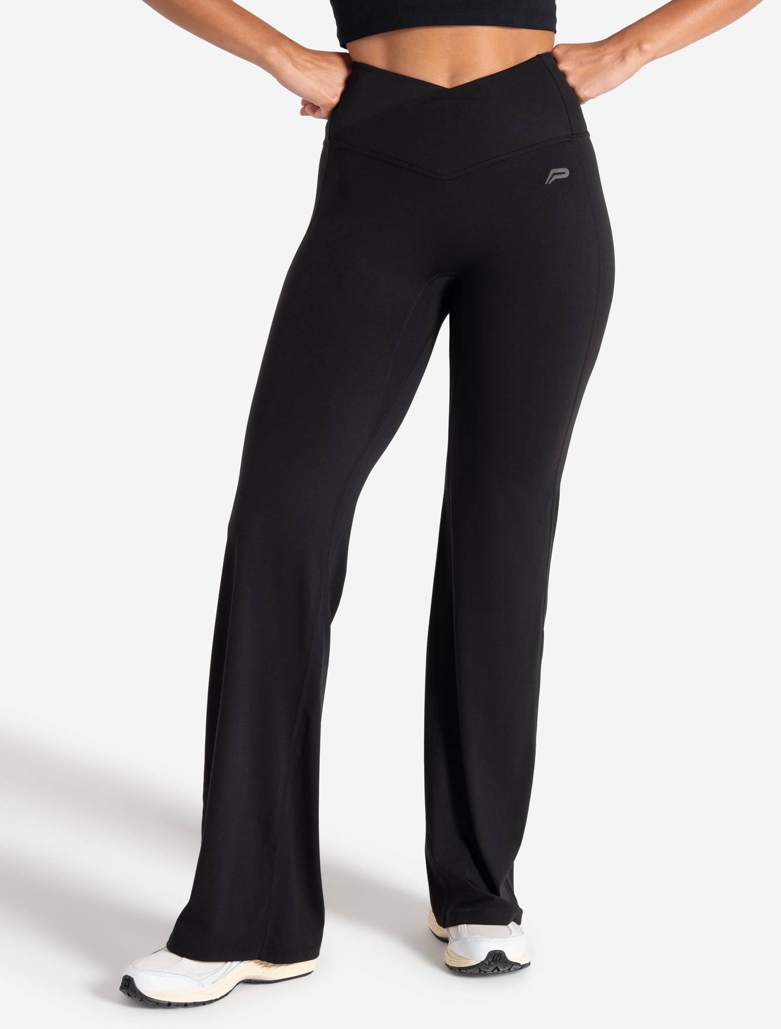 Sculpt Flared Leggings - Black Pursue Fitness 1