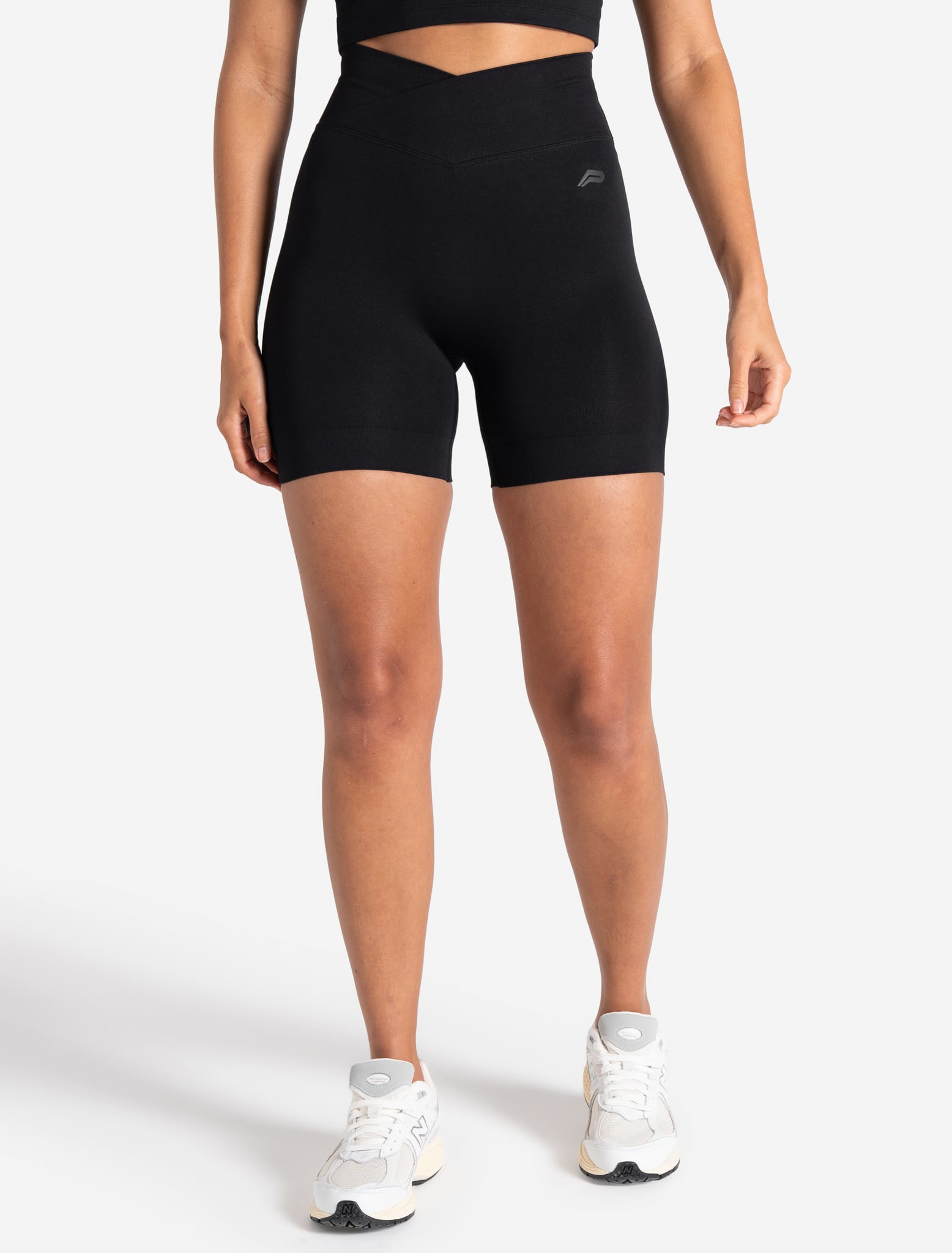 Sculpt Seamless Scrunch Shorts - Black Pursue Fitness 1