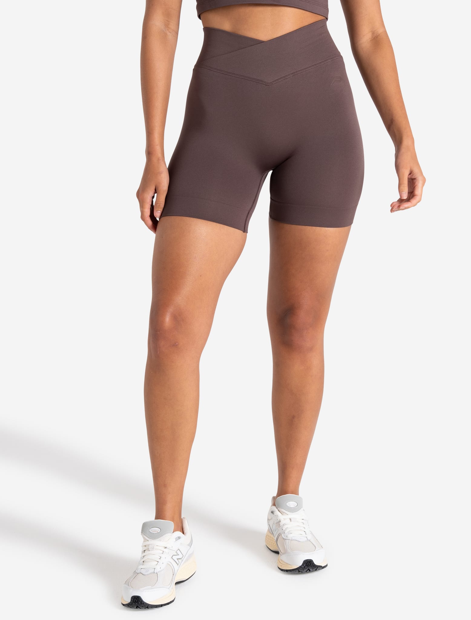 Sculpt Seamless Scrunch Shorts - Mocha Pursue Fitness 1