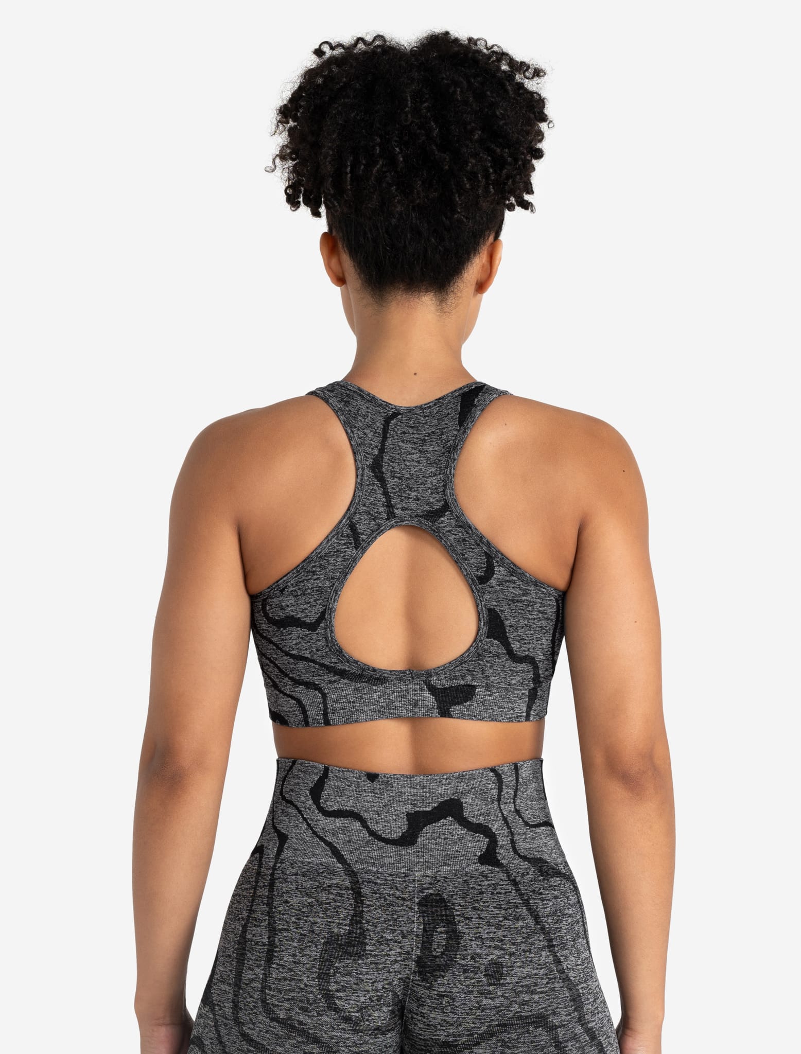 Sustainable Seamless Sports Bra - Black Pursue Fitness 2